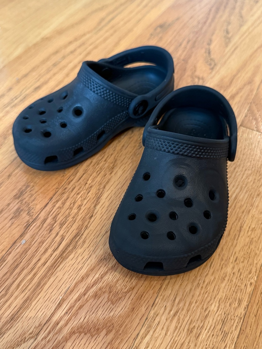 CROCS Kids Classic Black Clog l with Heel Strap - Sz 9